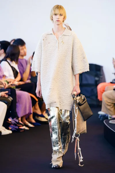Look 4